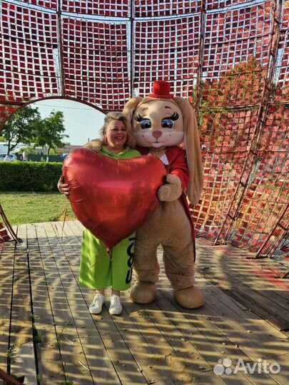 Зайка на праздник,аниматор,ростовая кукла