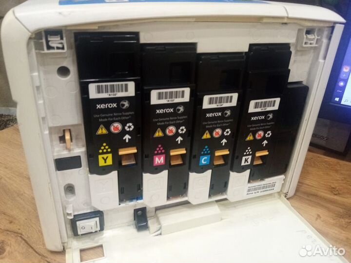 Принтер цветной Xerox phaser 6000