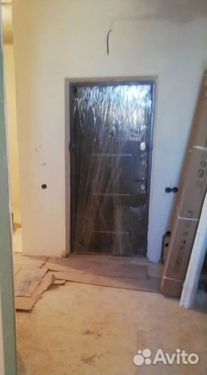 Дверь входная металлическая правая бу