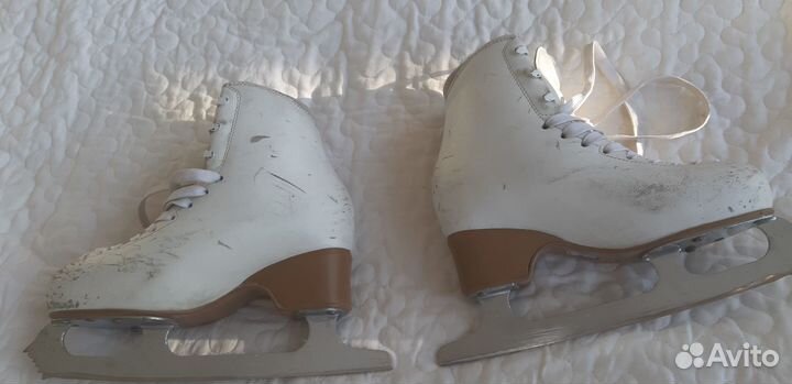 Фигурные коньки edea