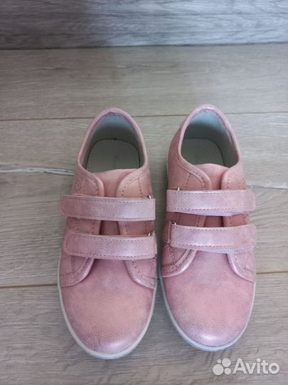 Ботинки для девочки новые