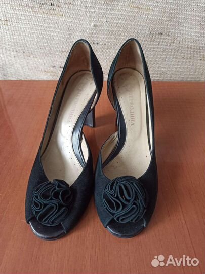 Туфли женские 38 размер черные замшевые