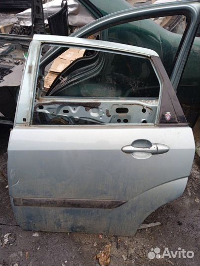 Дверь боковая задняя левая Ford Focus