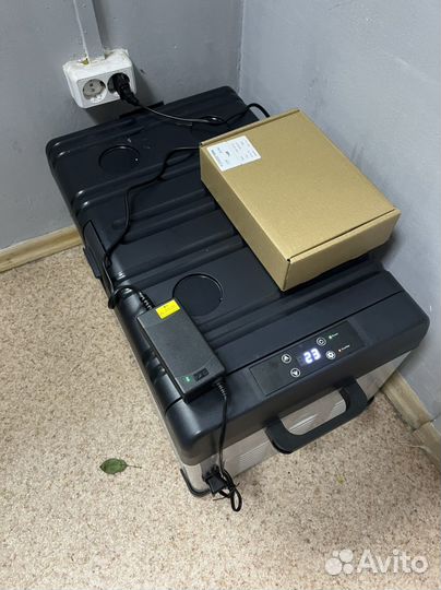 Холодильник морозильник 12/220