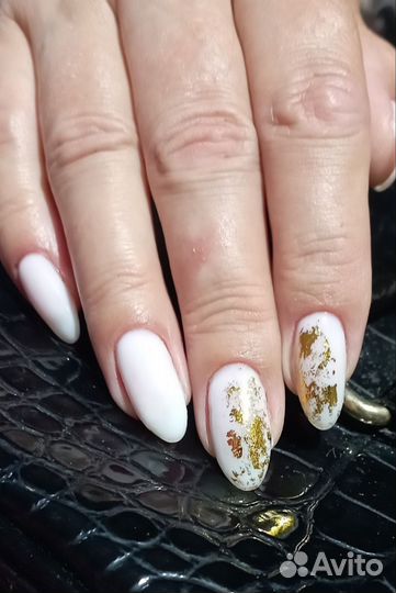 Требуется модель на маникюр