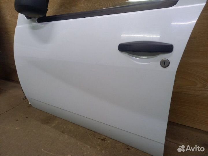 Дверь боковая передняя левая Renault Duster H4M