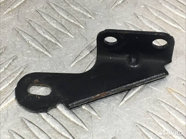 Б/У Кронштейн#001