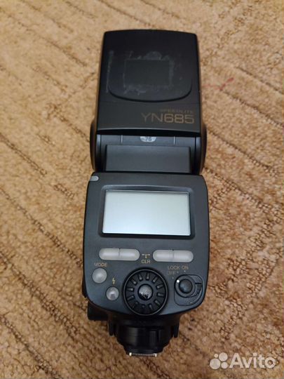 Вспышка yongnuo 685 (нерабочая)