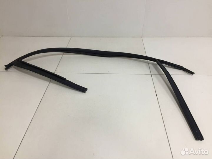 Уплотнитель стекла двери Volkswagen Taos 2020