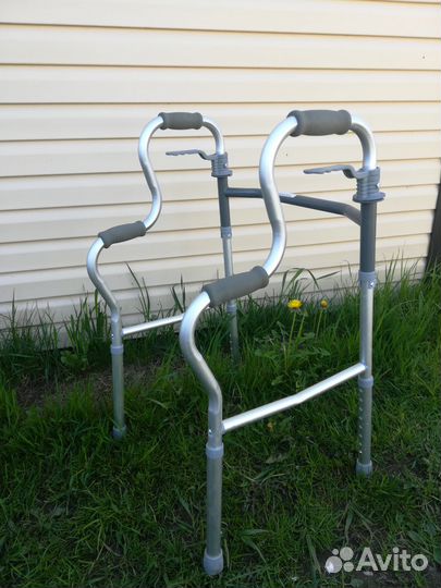 Ходунки для взрослых и костыль