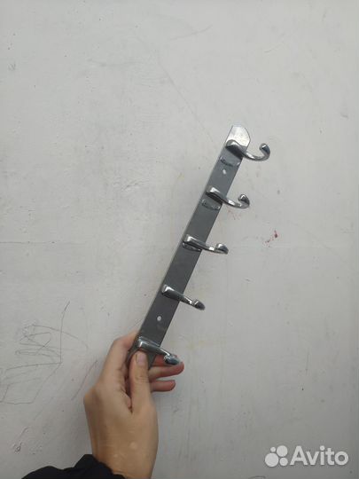 Крючки на стену