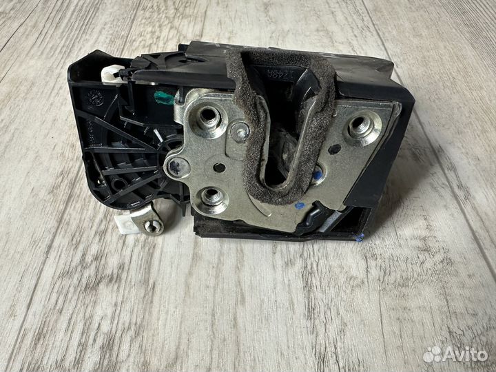 Замок передней правой двери Renault Logan 2