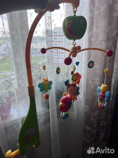 Мобиль жирафики яблоко