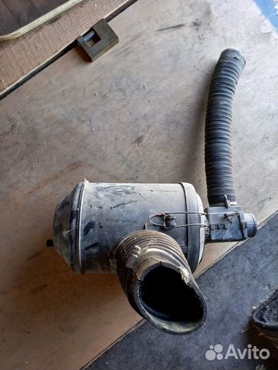 Корпус для воздушного фильтра в сборе для мос-2141