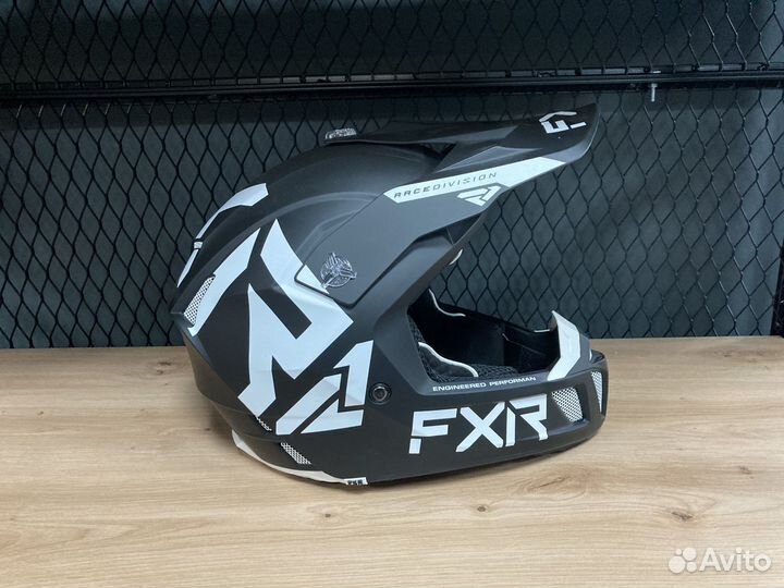 Мотошлем FXR clutch CX 21 Black White XL