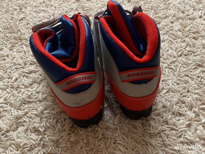 Лыжные ботинки