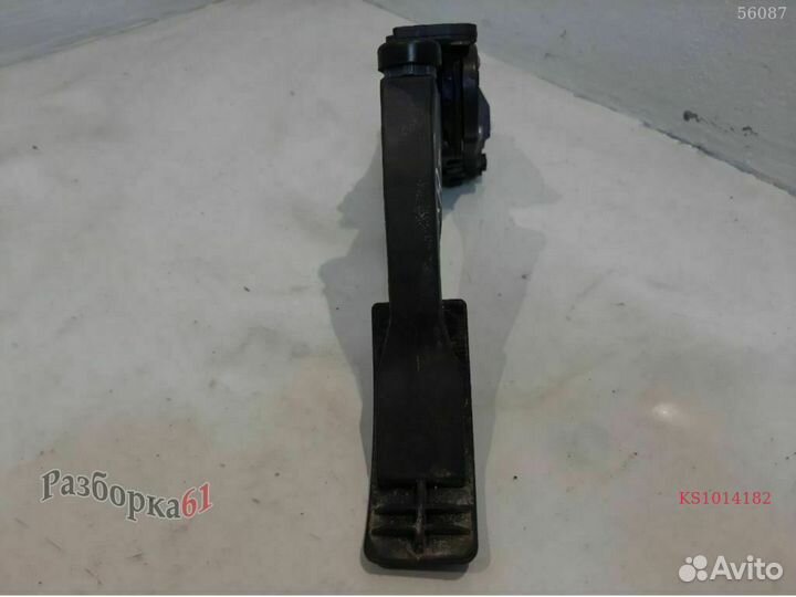 Педаль газа audi A1 8X