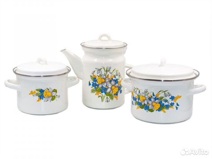 Набор эмалированной посуды: кастрюли и чайник