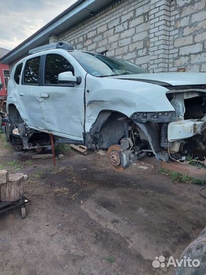 Рено Дастер кузов по частям