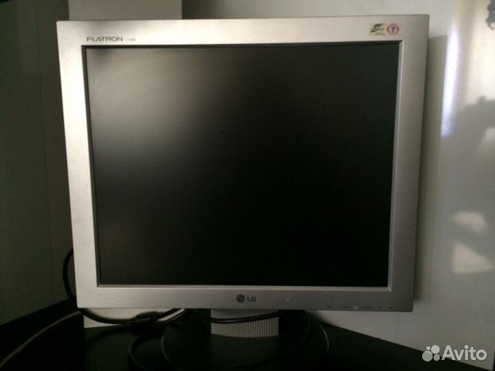Монитор LG Flatron L1730s
