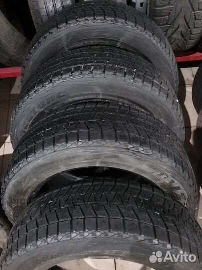 Bridgestone Blizzak DM-V1 235/60 R18 107R