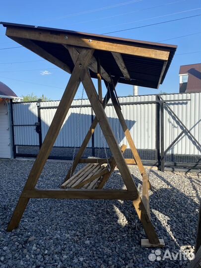 Садовые качели из дерева