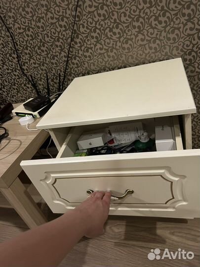 Тумба прикроватная белая