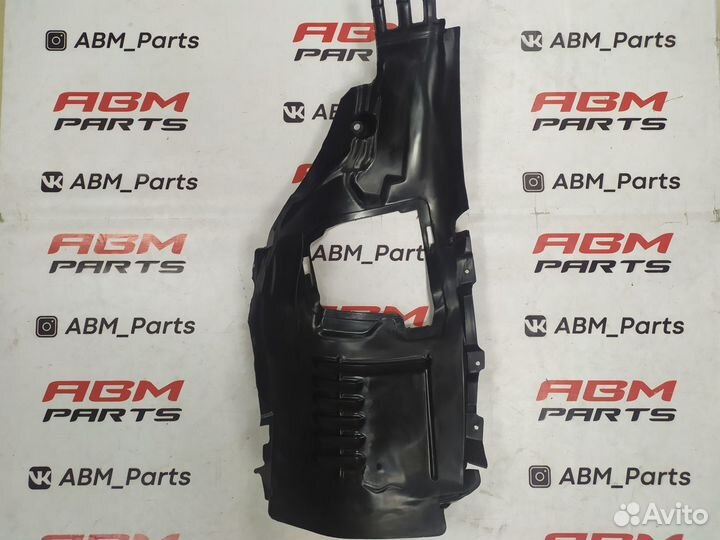 Подкрылок передний правый на Mercedes W205