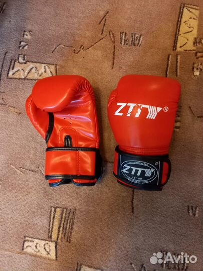 Перчатки для единоборств