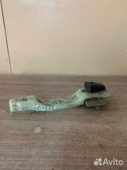 Кронштейн ручки двери передней Aveo (T250)