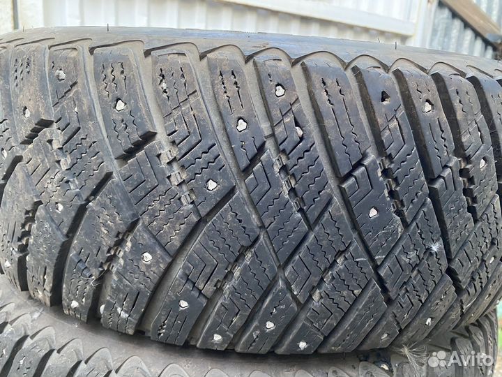 Goodyear Ultra Grip Ice Arctic 2 215/65 R16
