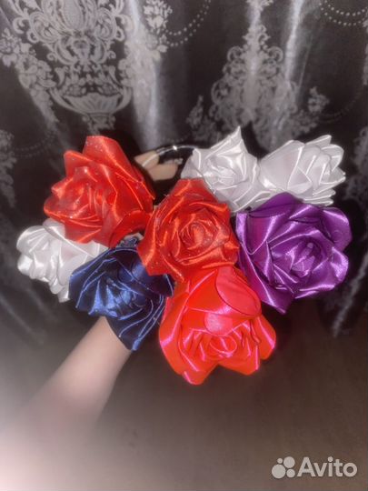 Розы из атласных лент