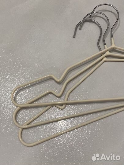 Вешалки плечики для одежды