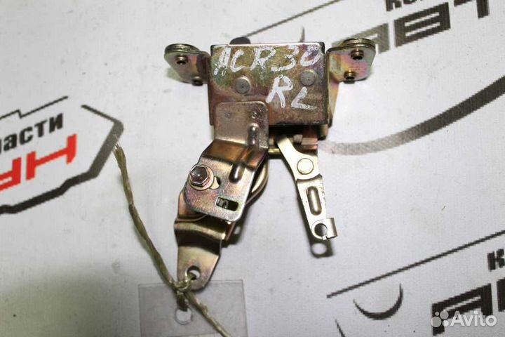 Замок двери toyota estima estima hybrid ACR30W ACR