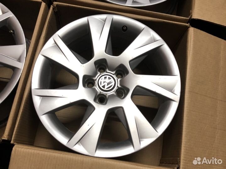 Литые диски VW Golf Passat R17