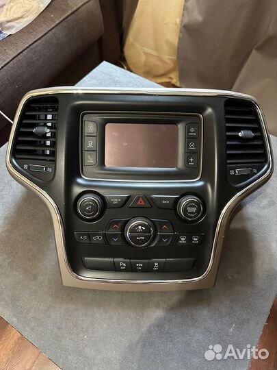 Магнитола Uconnect 5.0 Jeep Grand Cherokee WK2