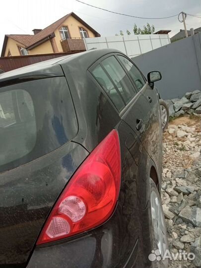 Nissan Tiida 1.6 AT, 2011, 140 000 км