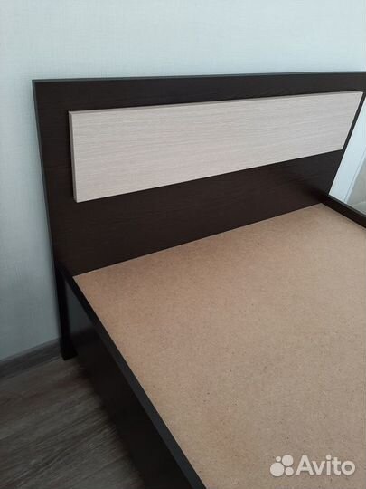 Кровать