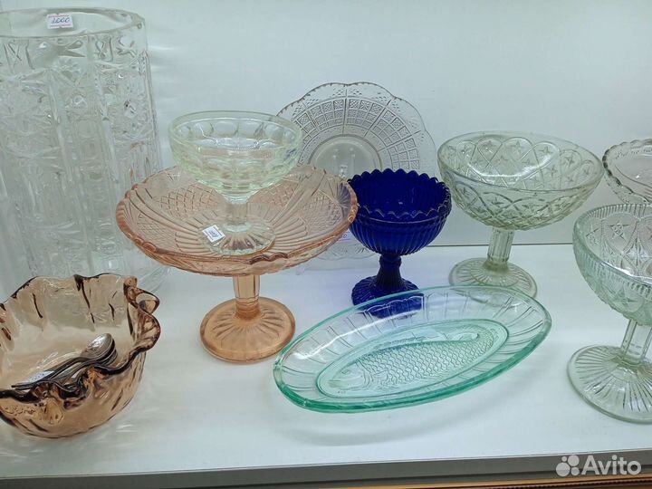 Старинное стекло, вазы