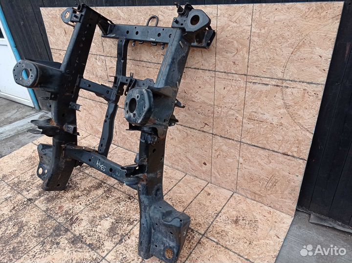 Балка передняя/подрамник Land Rover Discovery IV