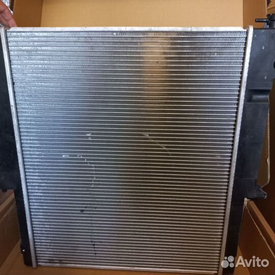 Радиатор охлаждения MI L200 2,5D АКПП 05