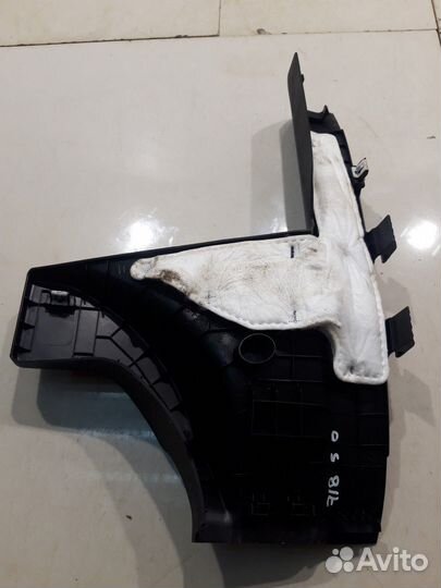 Внутренняя накладка порога задняя левая