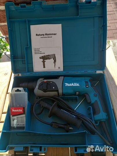 Перфоратор makita 2470 с набором буров.Новый