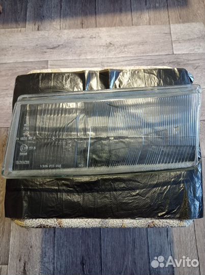 Стекло фары левое ваз 2110