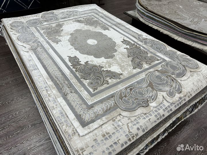 Ковер фигурный новый 1.56х2.3