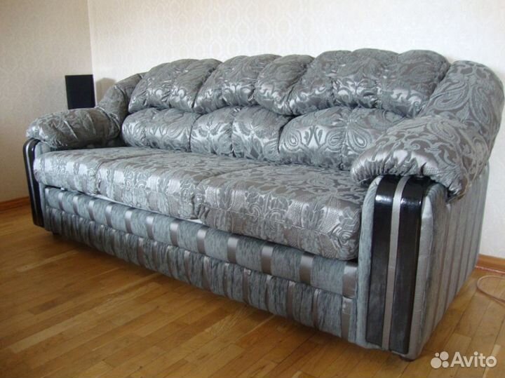 Перетяжка и замена обивки кухонных уголков