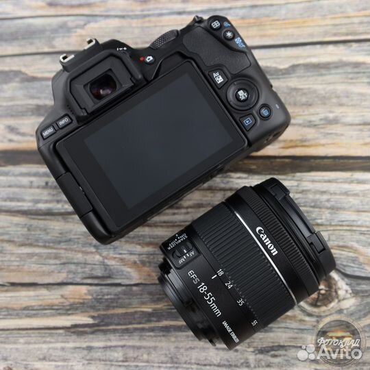 Canon EOS 250D Kit EF-S 18-55mm f/4-5.6 IS Blaсk