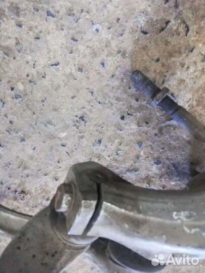 Кулак поворотный ауди a8 d3