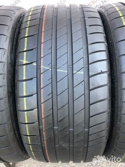Bridgestone Potenza RE050 235/35 R19