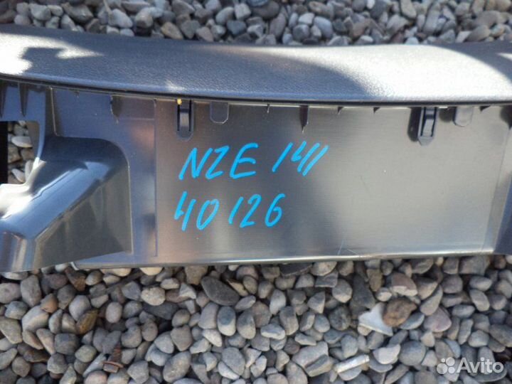 Бардачок Toyota Corolla Fielder NZE141 1NZ-FE